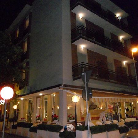 Hotel Galileo Римини Экстерьер фото