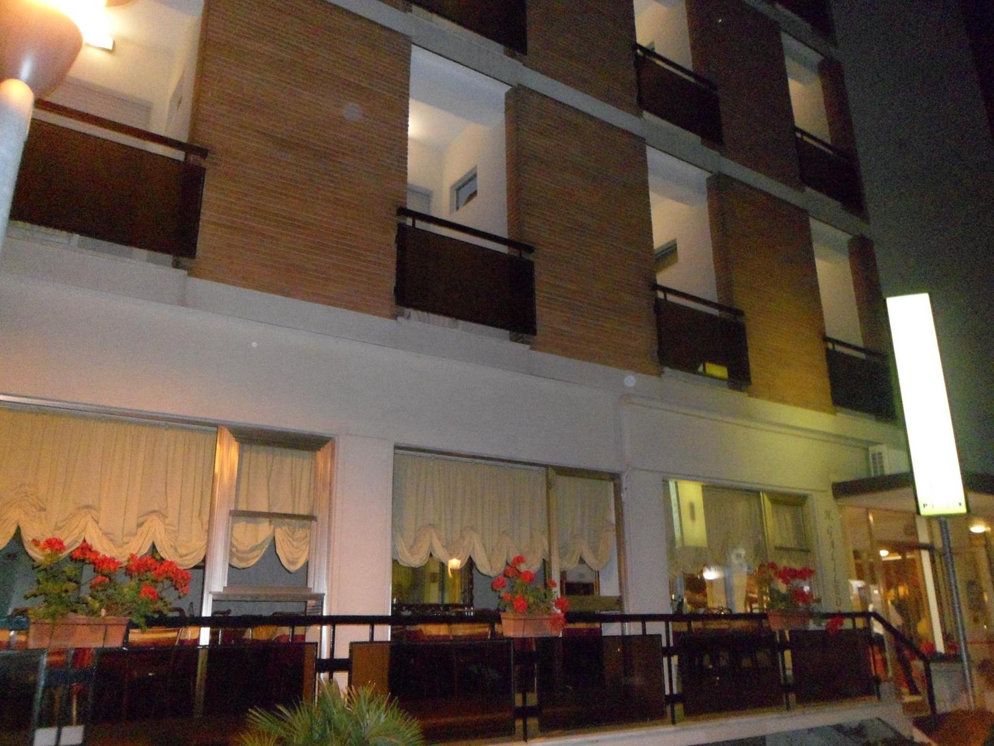 Hotel Galileo Римини Экстерьер фото
