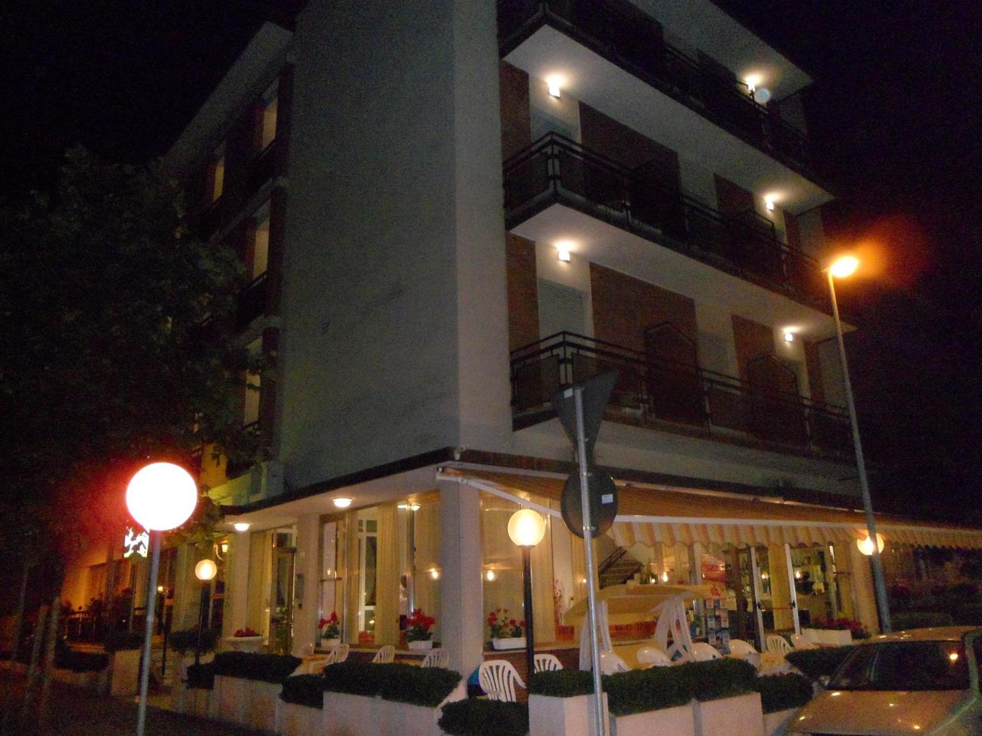 Hotel Galileo Римини Экстерьер фото